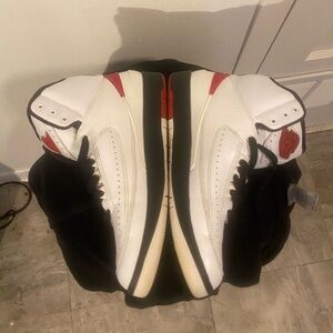 Air Jordan 2 Retro Chicago fits ladies size 9.5